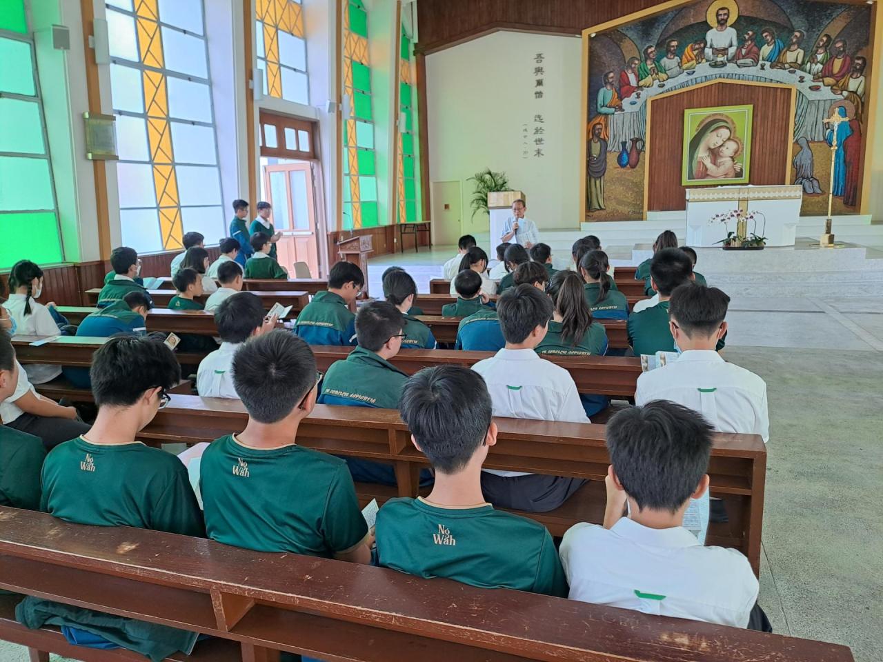 玫瑰月誦念玫瑰經活動