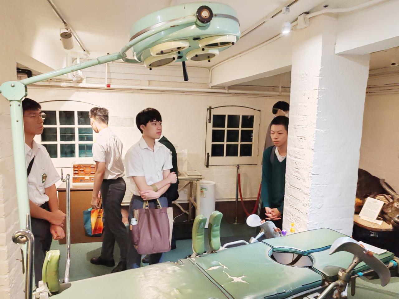 香港早期的手術床