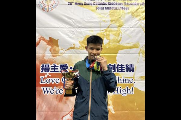 男子丙組800米及1500米獲獎運動員 - 2C黎廣裕