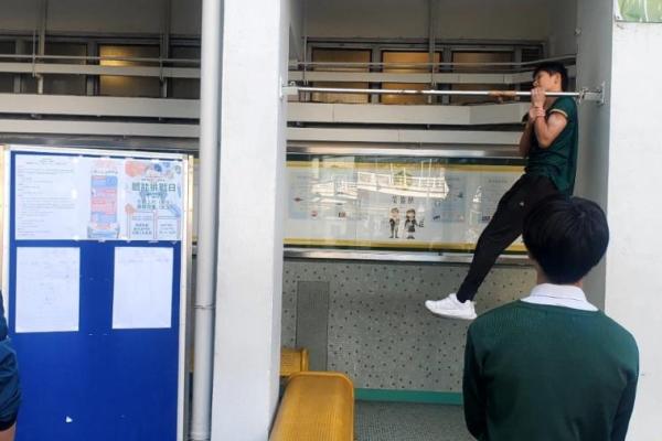 體能挑戰日──引體上升1